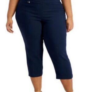 Alfani Women's Navy Capris